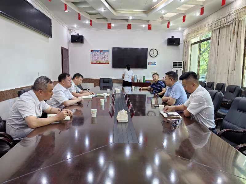 譚書記接待圓通一行